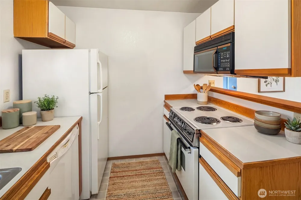 10838 E Riverside Drive #C102 Bothell, WA 98011