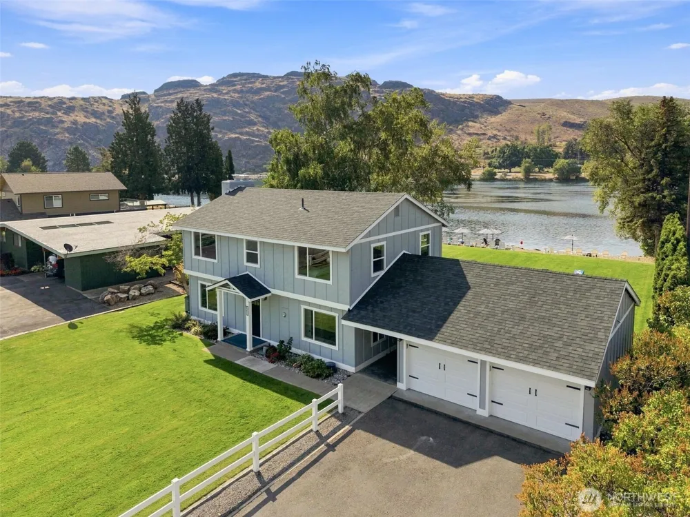 663 Riverside Drive Pateros, WA 98846