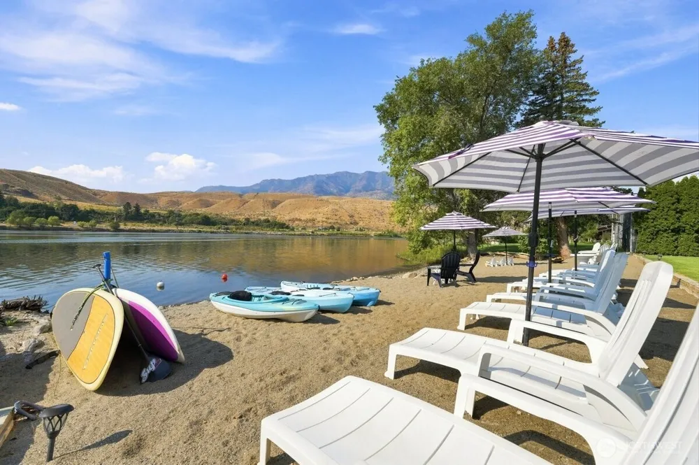 663 Riverside Drive Pateros, WA 98846