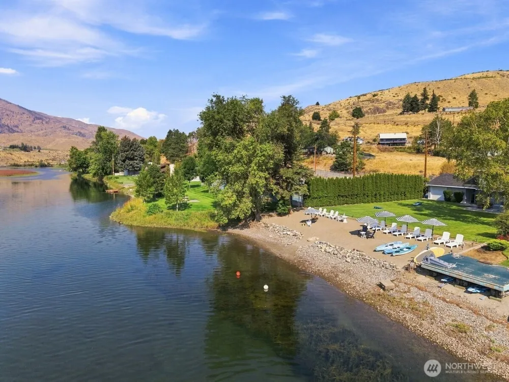663 Riverside Drive Pateros, WA 98846