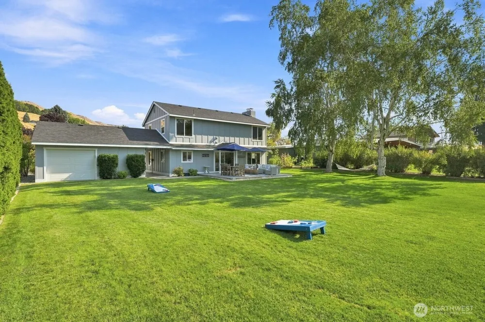 663 Riverside Drive Pateros, WA 98846