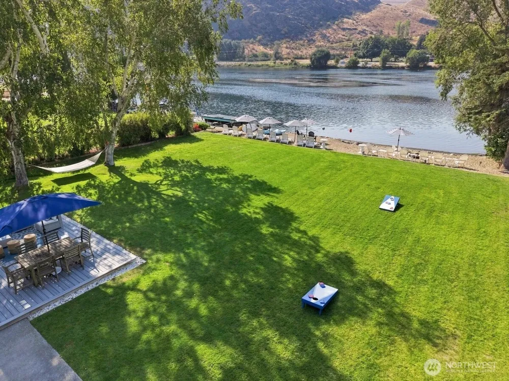 663 Riverside Drive Pateros, WA 98846