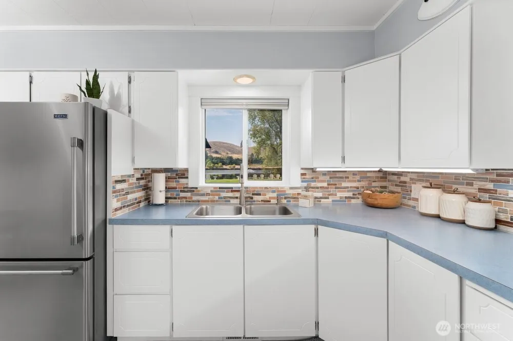 663 Riverside Drive Pateros, WA 98846