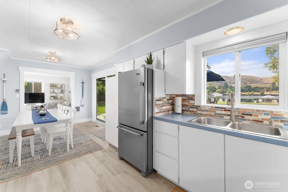 663 Riverside Drive Pateros, WA 98846