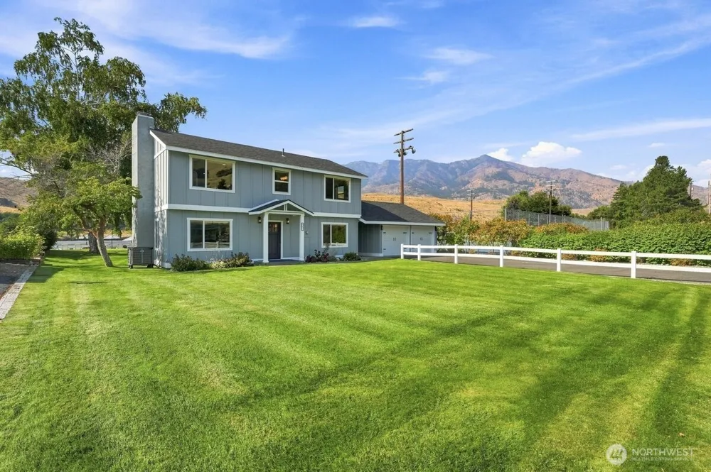 663 Riverside Drive Pateros, WA 98846