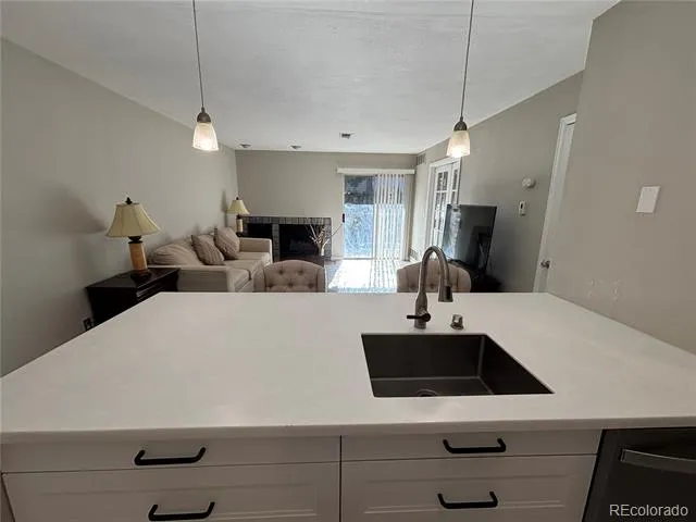 2575 S Syracuse Way #J102 Denver, CO 80231