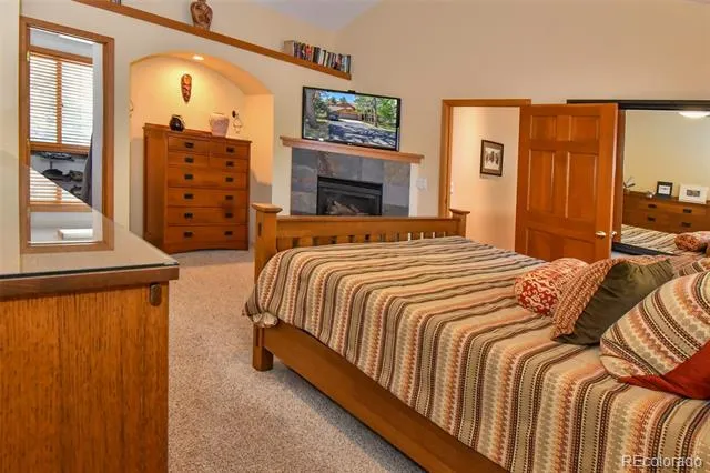 25758 Summergreen Lane Golden, CO 80401