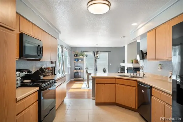 4819 Halifax Way Denver, CO 80249