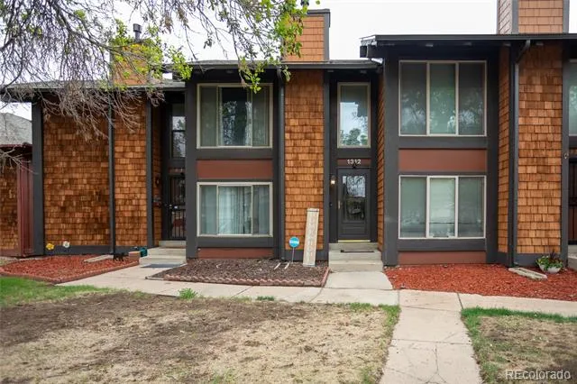 1312 S Carson Way Aurora, CO 80012