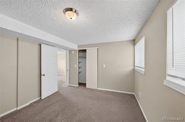446 S Lima Circle Aurora, CO 80012