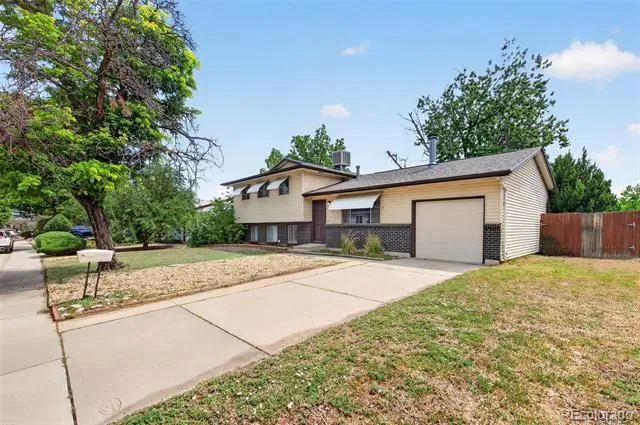 446 S Lima Circle Aurora, CO 80012