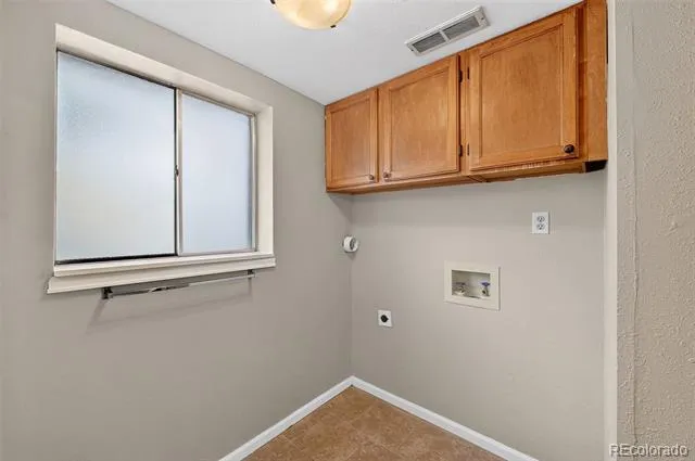 446 S Lima Circle Aurora, CO 80012