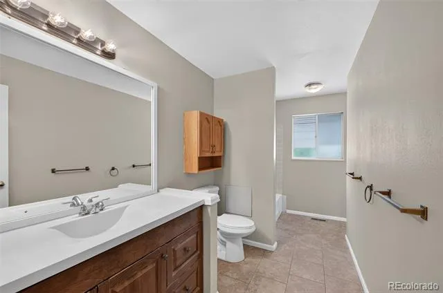 446 S Lima Circle Aurora, CO 80012