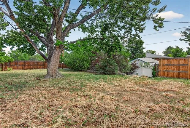 446 S Lima Circle Aurora, CO 80012