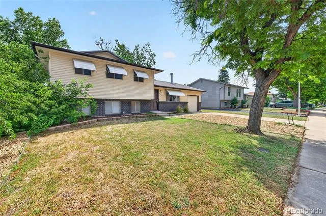 446 S Lima Circle Aurora, CO 80012