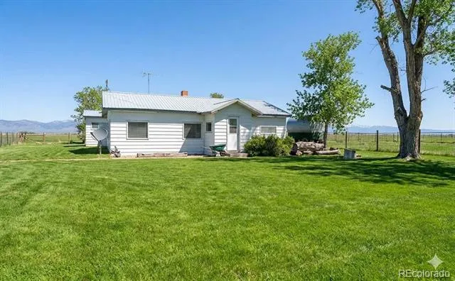 1099 W County Road 11 Center, CO 81125
