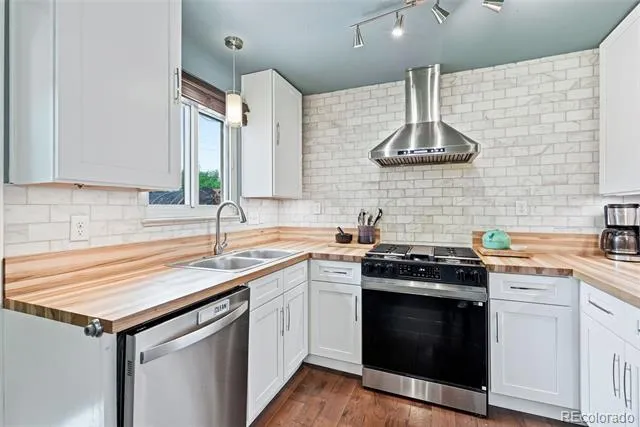 3233 Troy Street Aurora, CO 80011