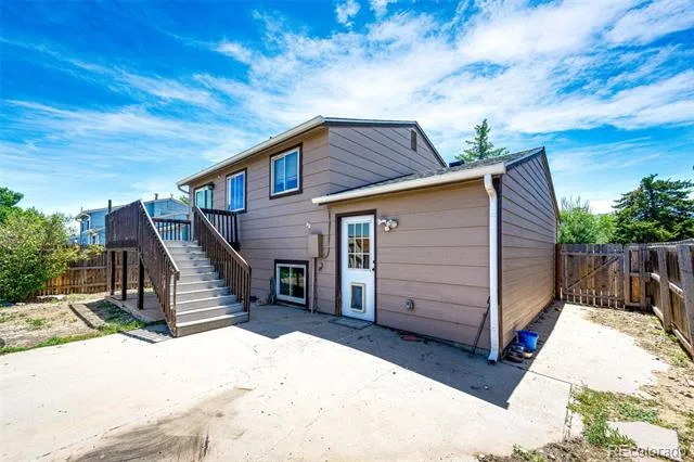 625 Madison Way Bennett, CO 80102
