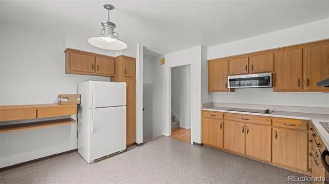 2406 Circle Drive Colorado Springs, CO 80909