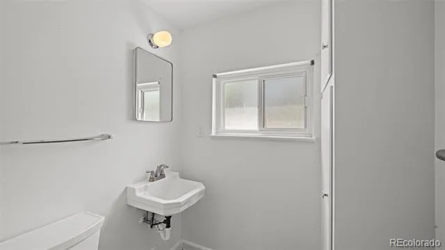 2406 Circle Drive Colorado Springs, CO 80909