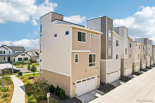 5195 Queen Court Arvada, CO 80002