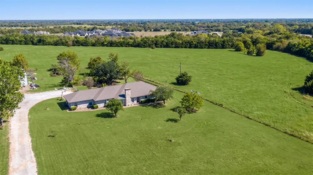 10492 US Highway 69 Whitewright, TX 75491