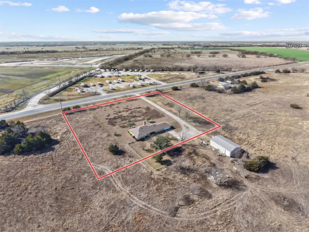 10492 US Highway 69 Whitewright, TX 75491