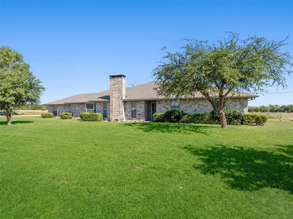 10492 US Highway 69 Whitewright, TX 75491