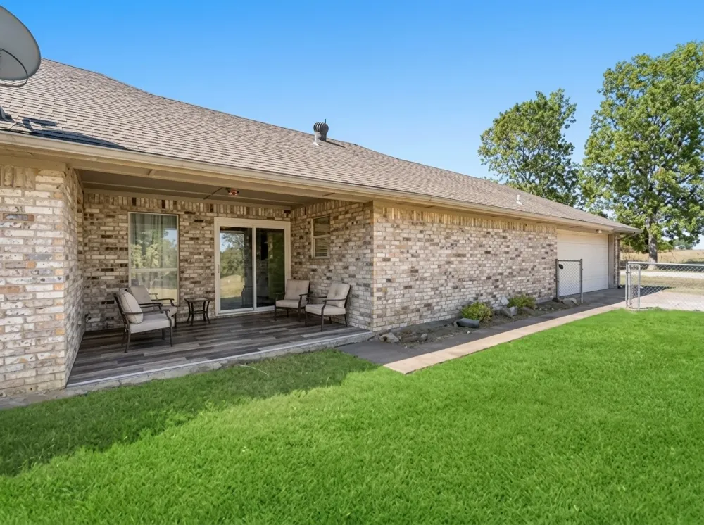 10492 US Highway 69 Whitewright, TX 75491