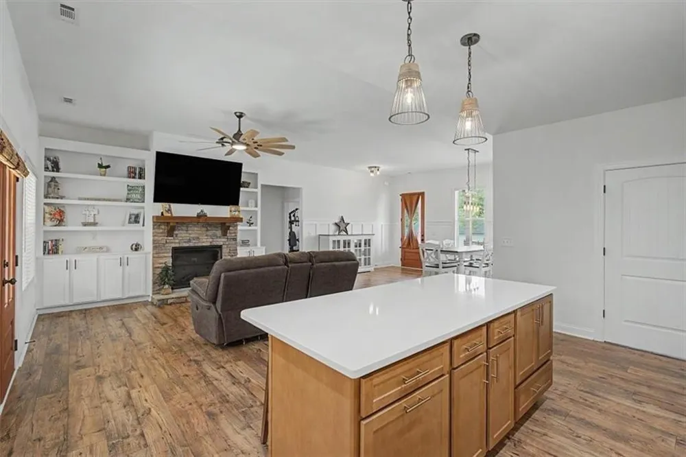 348 Barnwood Drive Rockmart, GA 30153