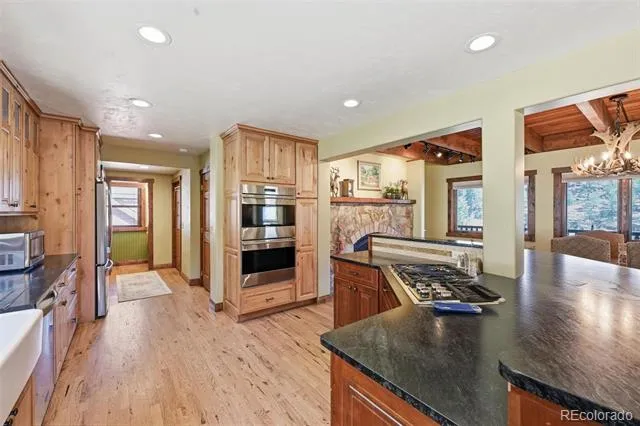 89 Ranch View Florissant, CO 80816