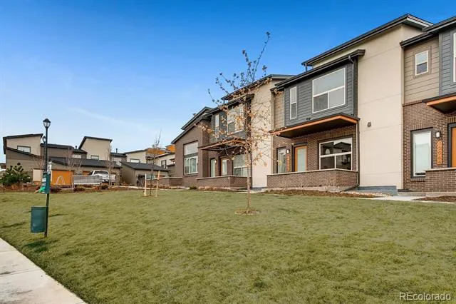 10068 Town Ridge Lane Lone Tree, CO 80124