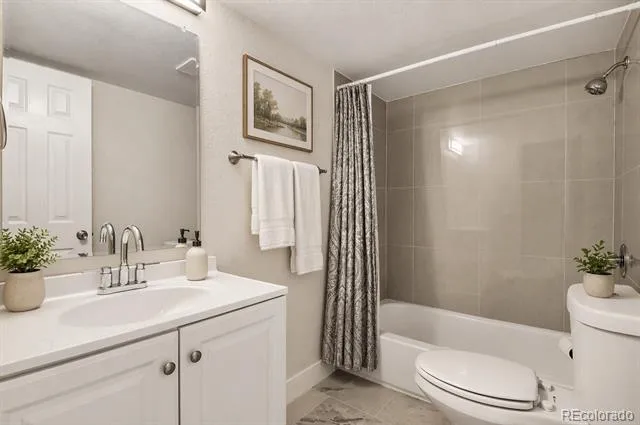 381 S Ames Street #208 Lakewood, CO 80226