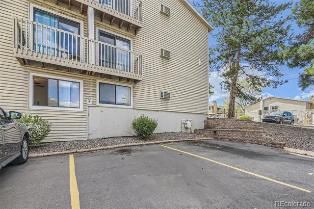 381 S Ames Street #208 Lakewood, CO 80226