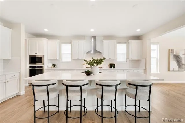 7110 S White Crow Way Aurora, CO 80016