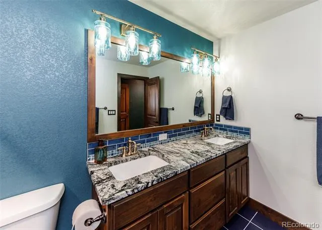 1922 Sunshine Peak Drive Loveland, CO 80538