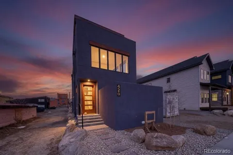 420 Pinon Street