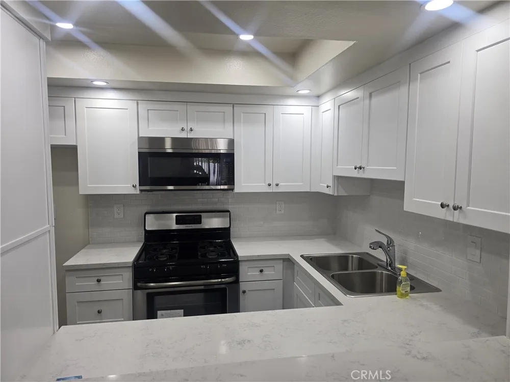 335 Adams #106 Glendale, CA 91206