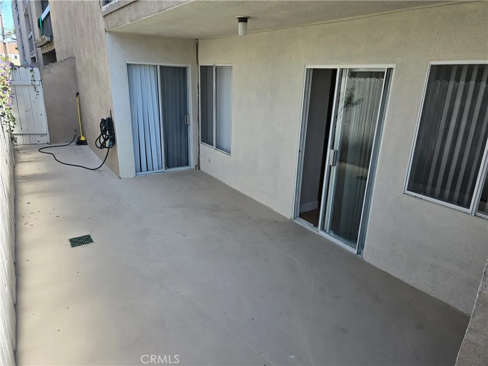 335 Adams #106 Glendale, CA 91206