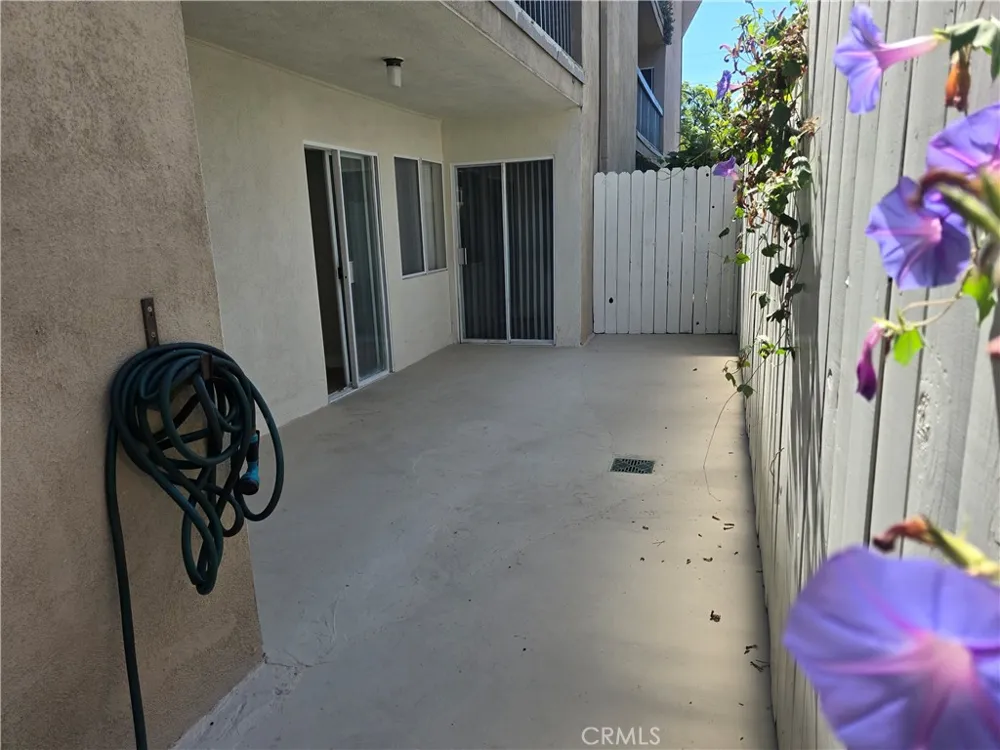 335 Adams #106 Glendale, CA 91206