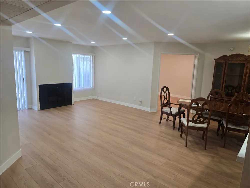 335 Adams #106 Glendale, CA 91206