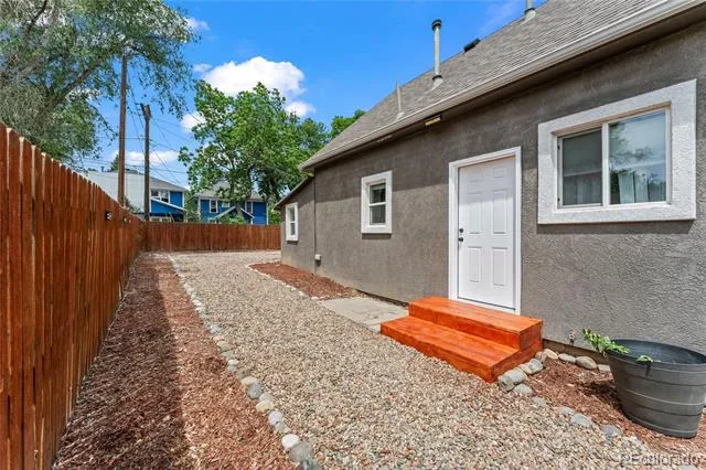 322 Nichols Court Colorado Springs, CO 80905