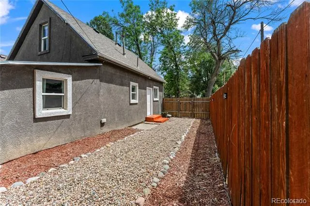322 Nichols Court Colorado Springs, CO 80905