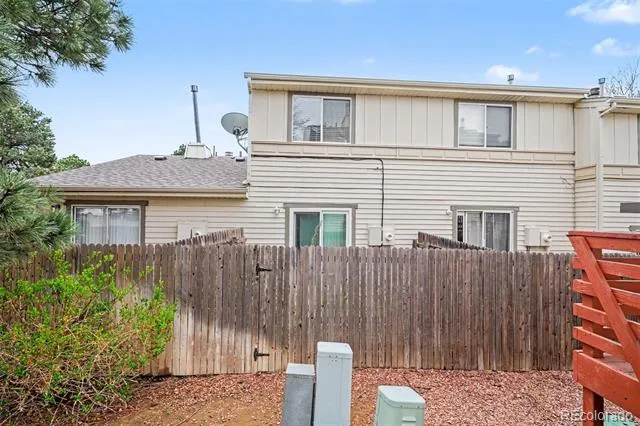 17643 E Loyola Drive #B Aurora, CO 80013