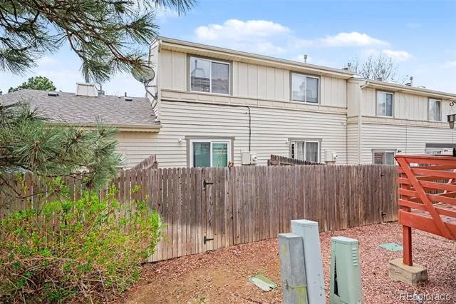 17643 E Loyola Drive #B Aurora, CO 80013