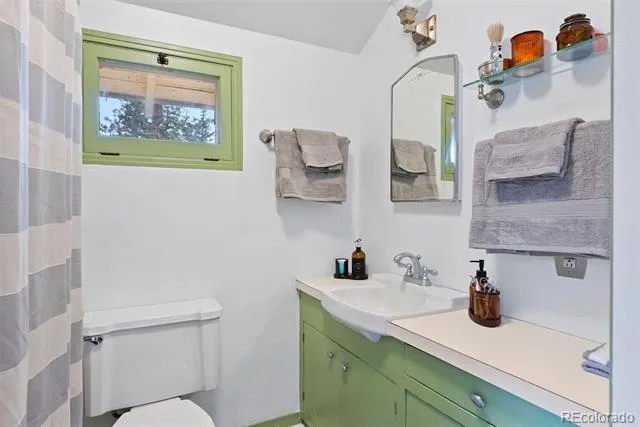 1515 W Cheyenne Road Colorado Springs, CO 80906