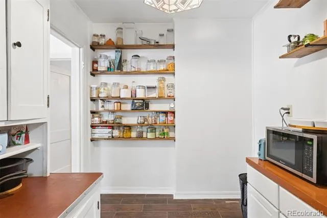 1515 W Cheyenne Road Colorado Springs, CO 80906