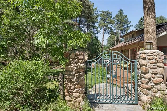 1515 W Cheyenne Road Colorado Springs, CO 80906