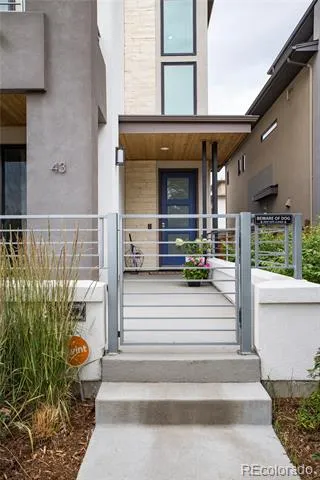 43 S Oneida Court Denver, CO 80230