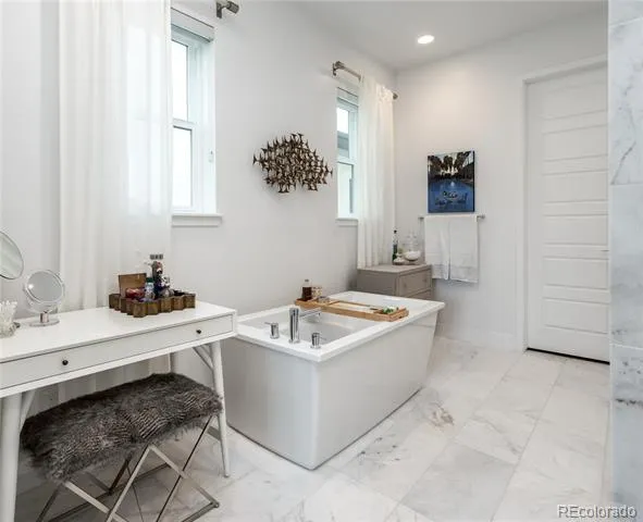 43 S Oneida Court Denver, CO 80230